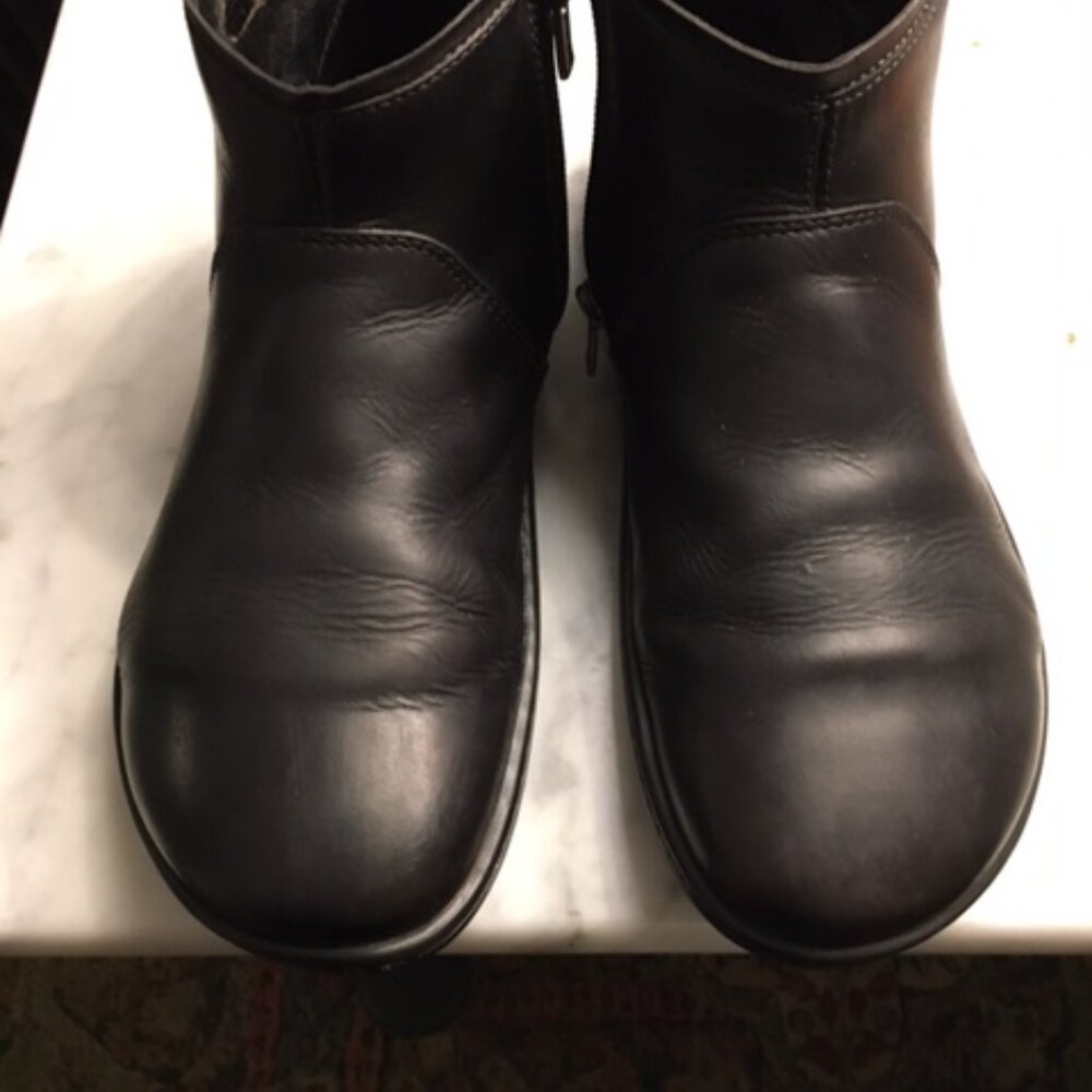 Birkenstock "Bennington" Black Leather Ankle Boots Size 37